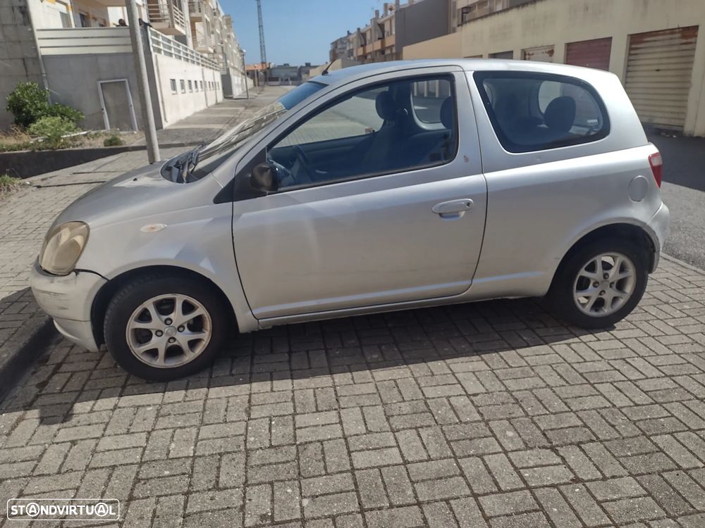 Toyota Yaris - 4
