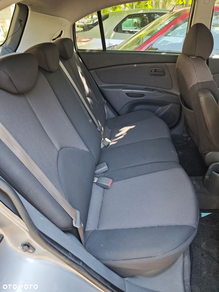 Kia Rio 1.4 Comfort - 9