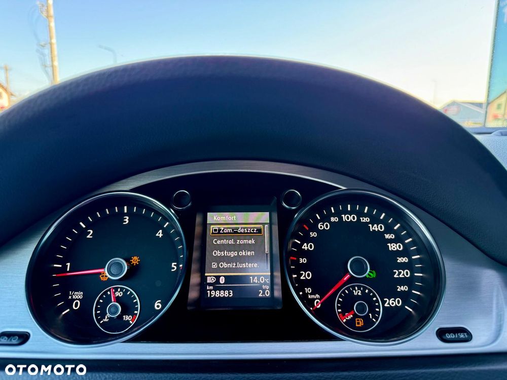 Volkswagen Passat 2.0 TDI DSG BlueMotion Technology R-Line - 30