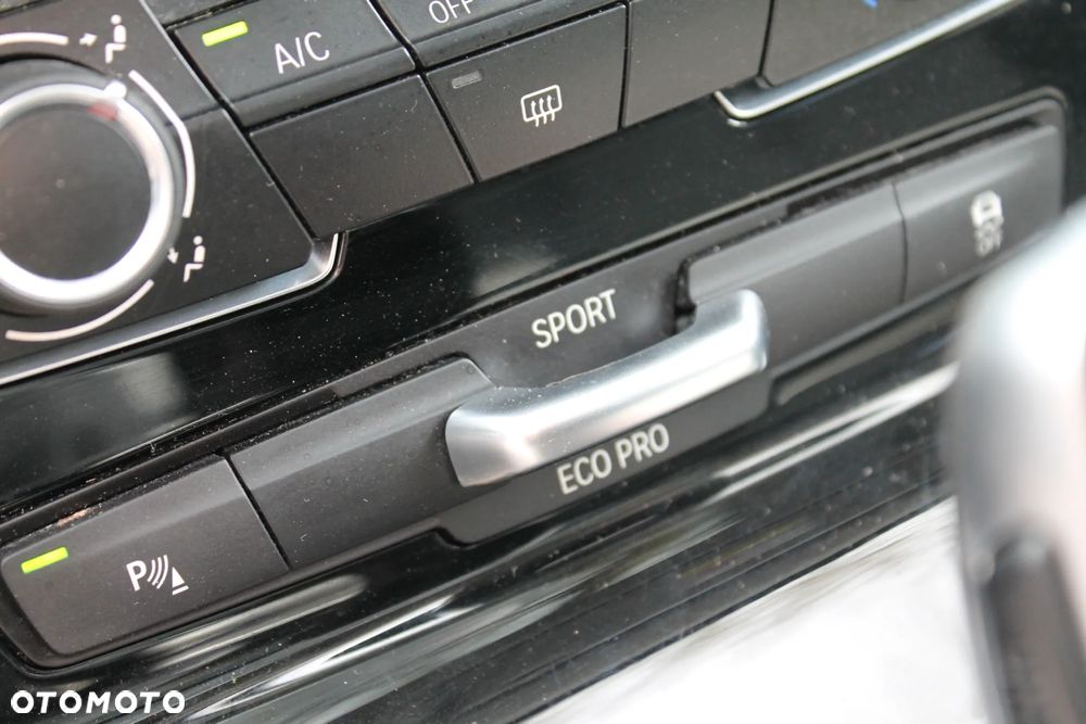 BMW Seria 2 216d - 29