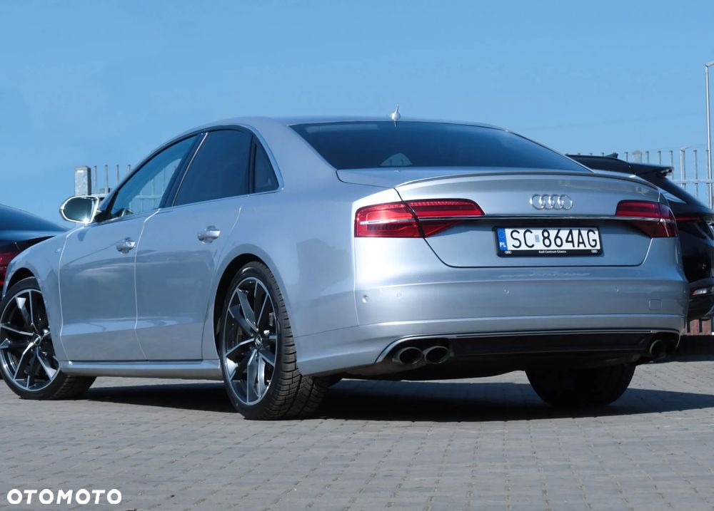Audi S8 Plus - 9