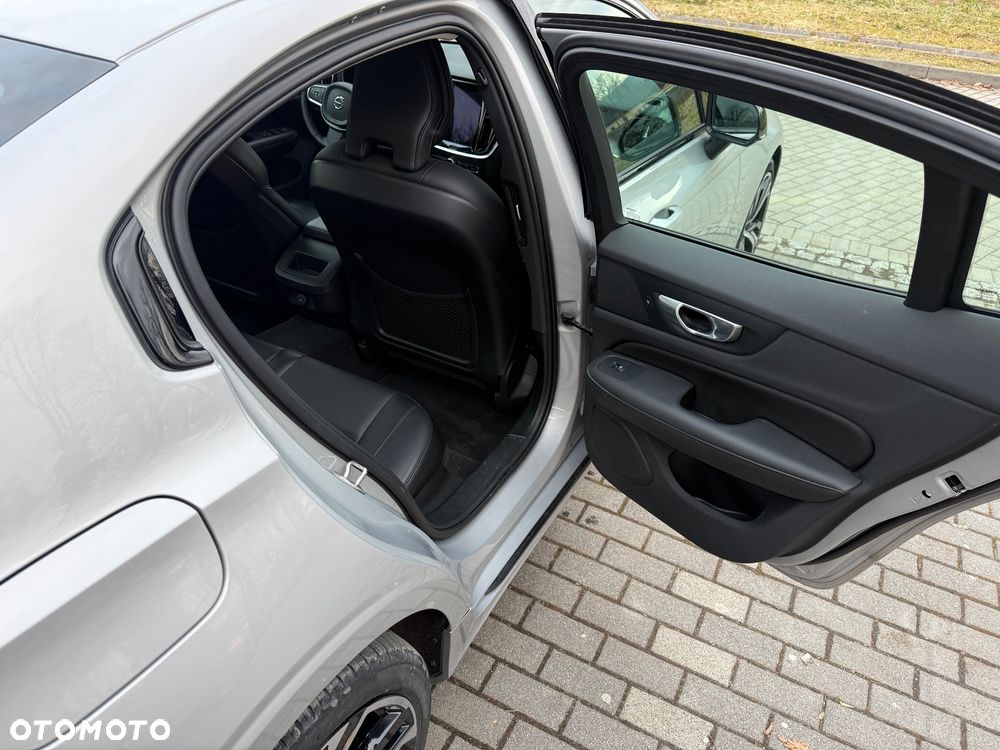 Volvo S60 B5 B AWD Plus Dark - 17