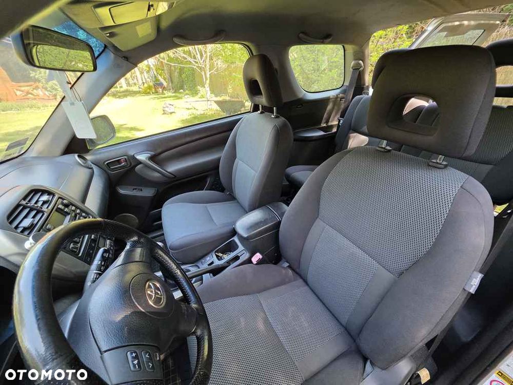 Toyota RAV4 - 18