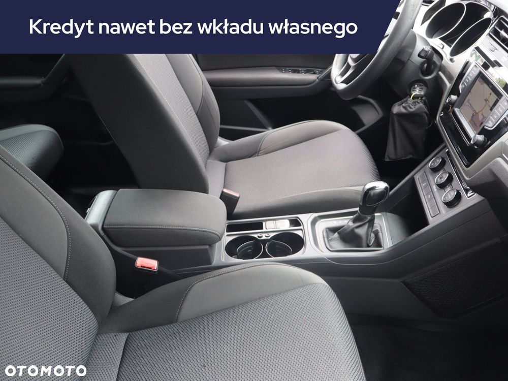 Volkswagen Touran - 11