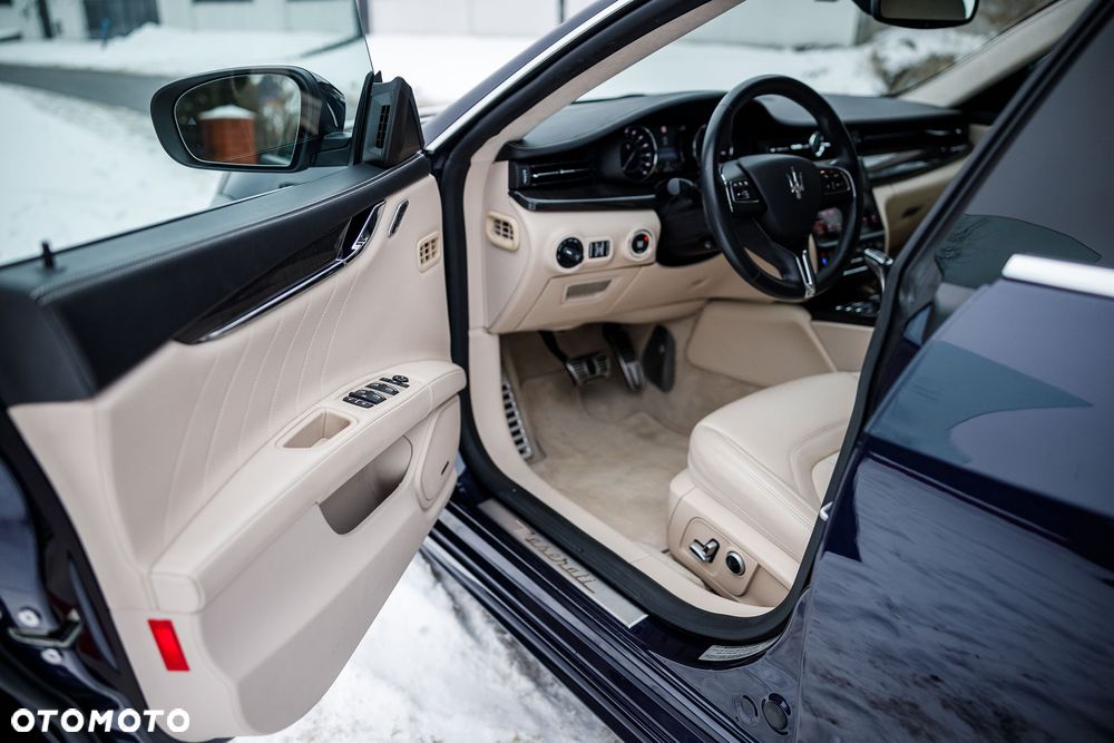 Maserati Quattroporte GranLusso S - 24