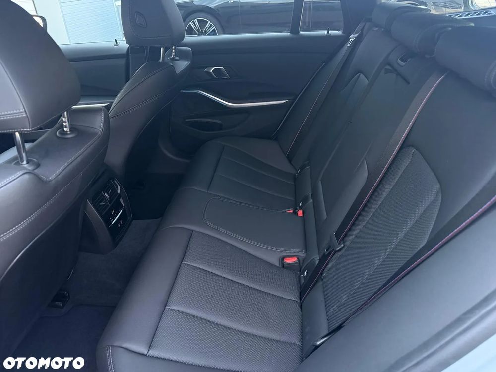 BMW Seria 3 330i xDrive M Sport sport - 11