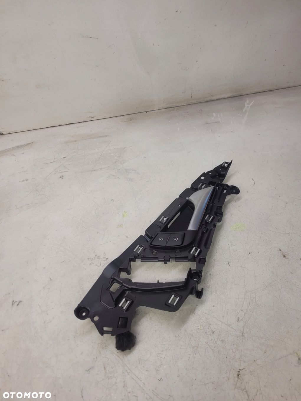 KLAMKA WEWNĘTRZNA PRAW PRZÓD AUDI A6 C7 4G0837020A - 1