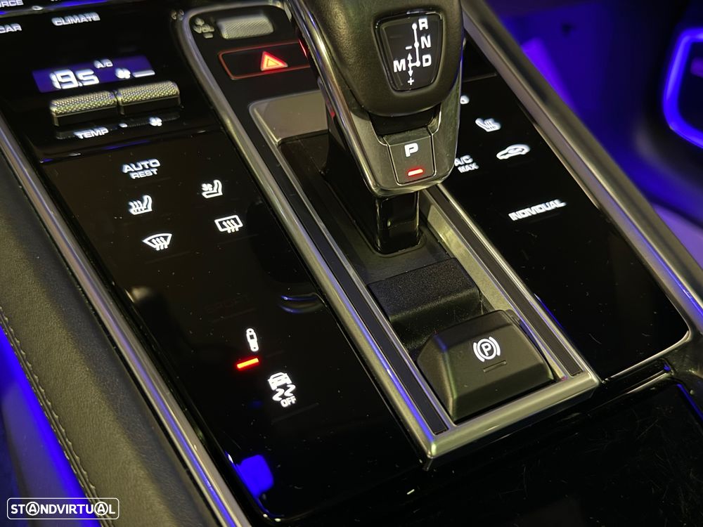 Porsche Panamera Sport Turismo 4 E-Hybrid Platinum Edition PDLS - 37