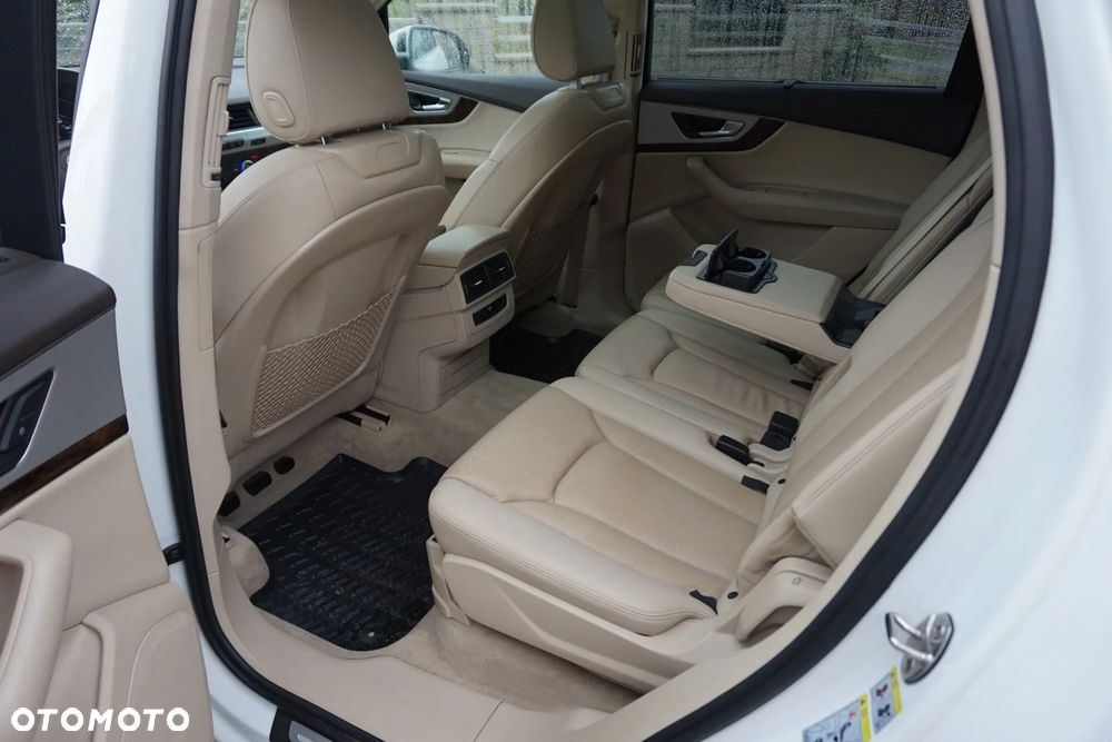 Audi Q7 - 25