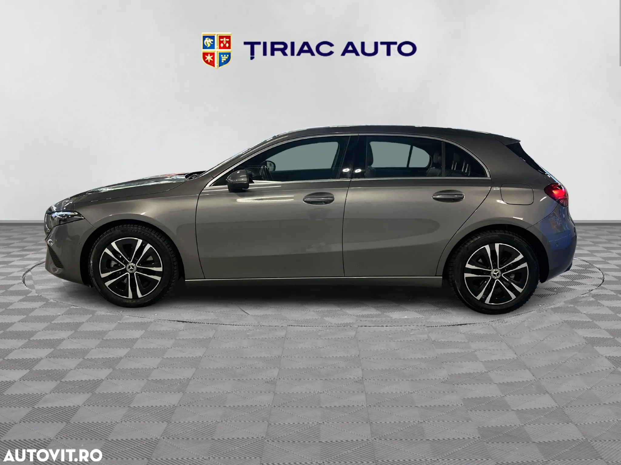 Mercedes-Benz A - 2