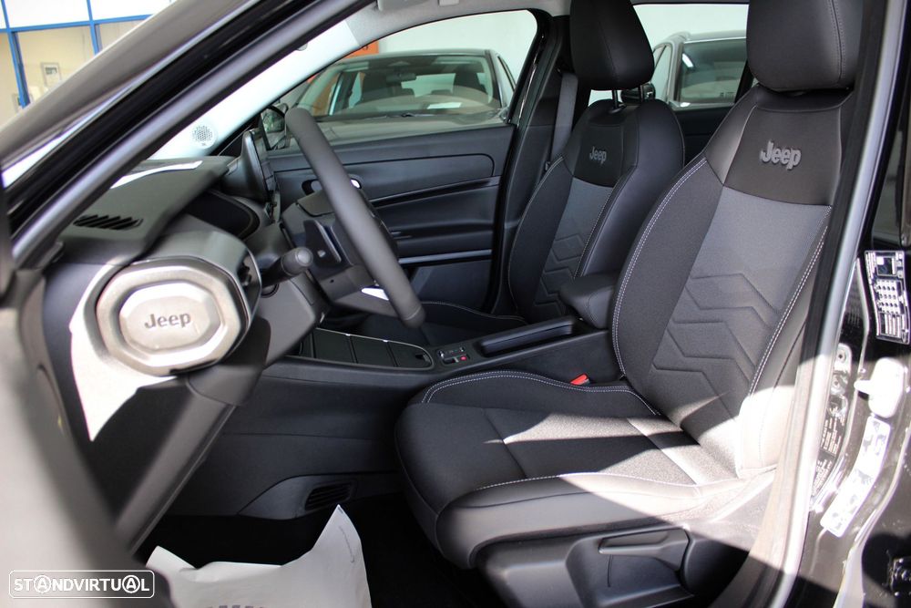 Jeep Avenger 1.2 e-Hybrid Altitude DCT - 10