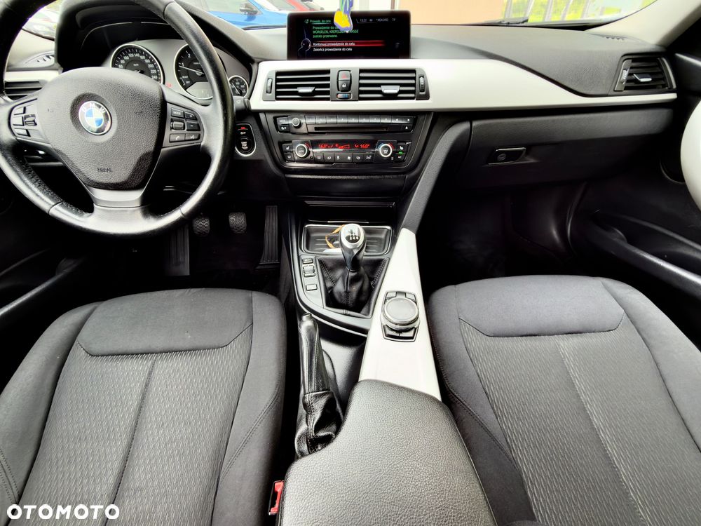 BMW Seria 3 325d - 26