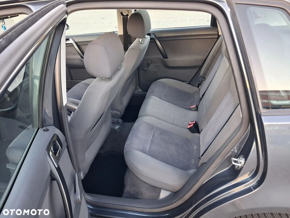 Volkswagen Polo 1.4 16V Comfortline - 9
