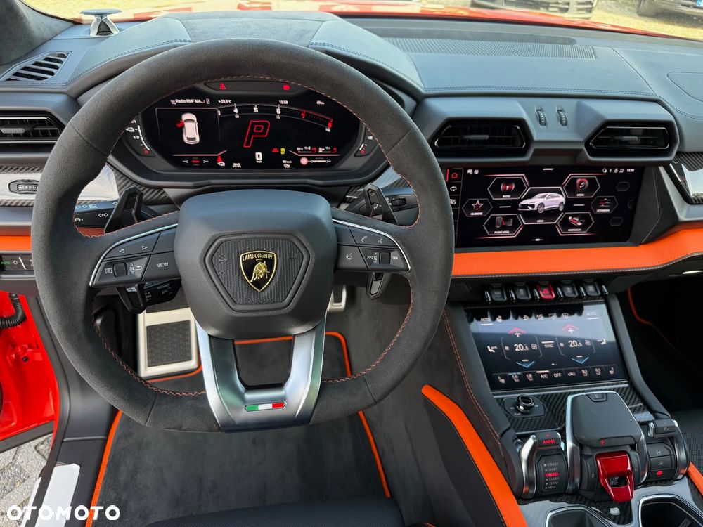 Lamborghini Urus - 16