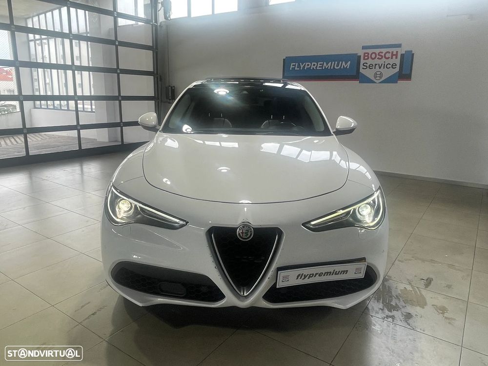 Alfa Romeo Stelvio - 2