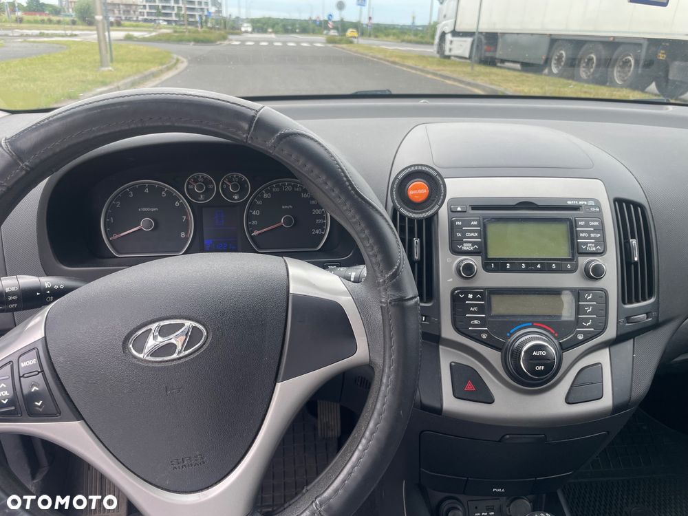 Hyundai i30 1.6 Classic - 12