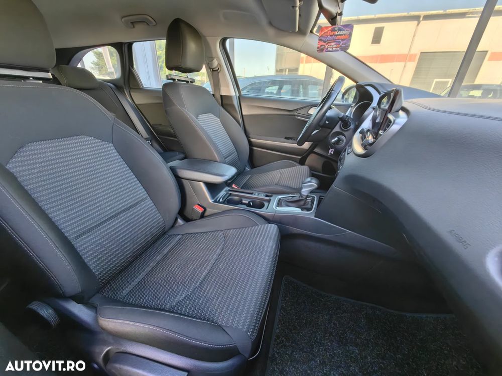 Kia Ceed 1.6 CRDi (48V Mild-Hybrid) DCT7 Spirit - 20