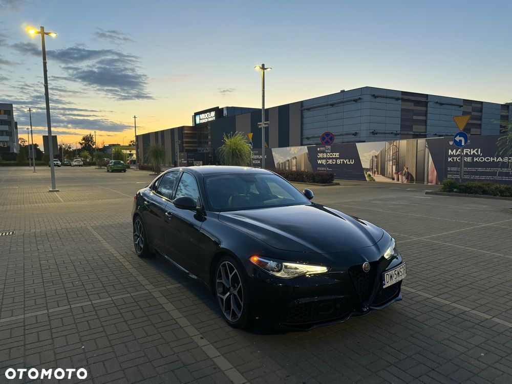 Alfa Romeo Giulia 2.0 Turbo 16V AT8 Veloce Ti - 1