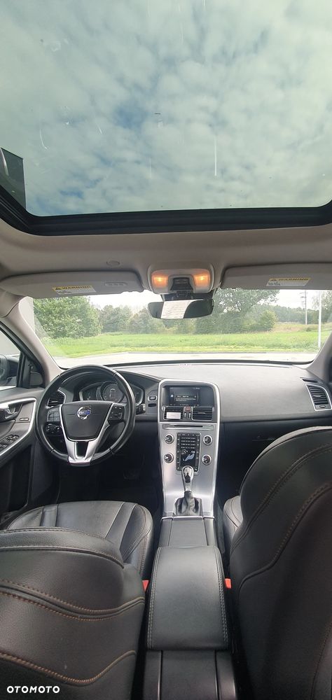 Volvo XC 60 T5 AWD Geartronic Momentum - 22