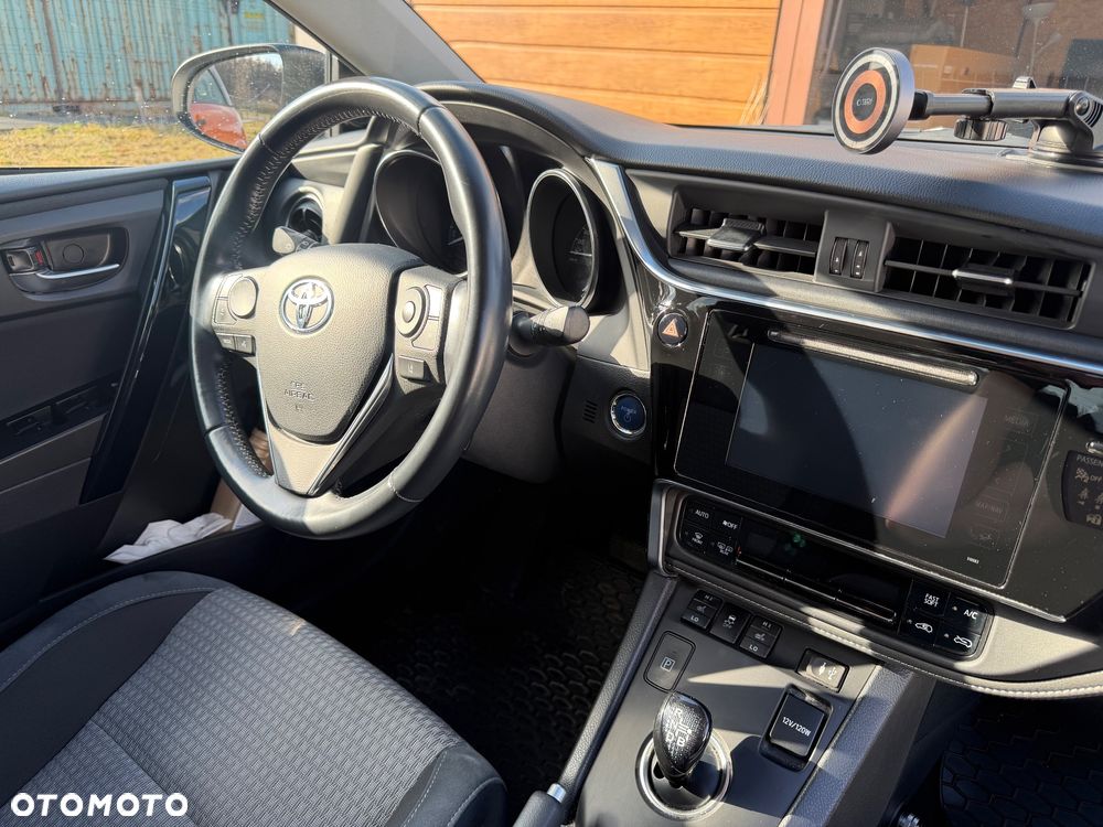 Toyota Auris - 11