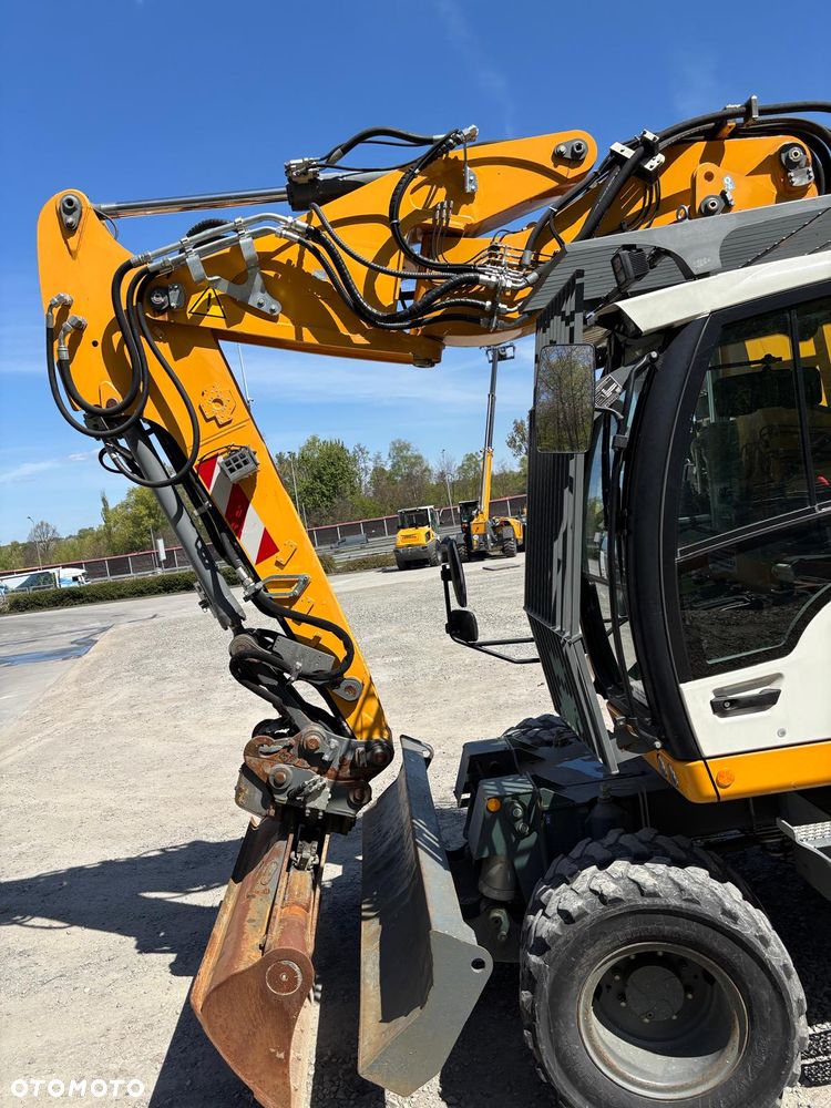 Liebherr A 913 Compact - 38