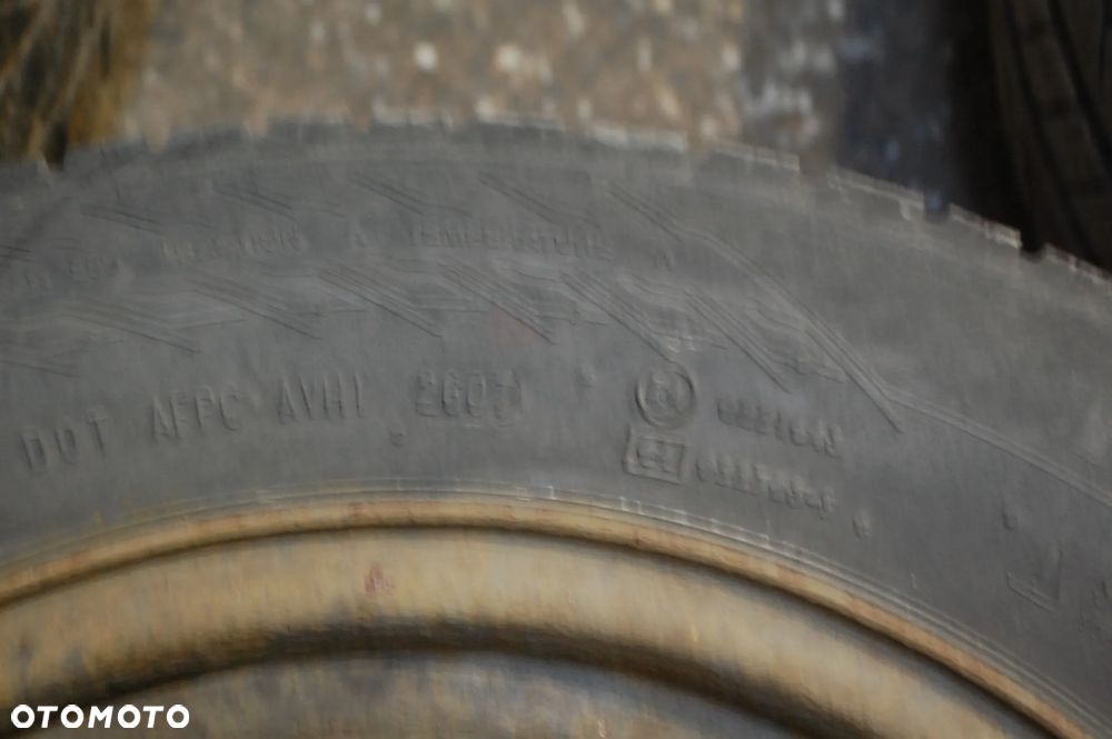FELGI STALOWE + OPONY ZIMOWE 1K0601027C 5X112 ET47 6J VW GOLF V TOURAN 195/65R15 - 34
