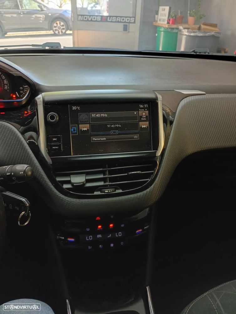 Peugeot 2008 1.2 VTi Allure - 19