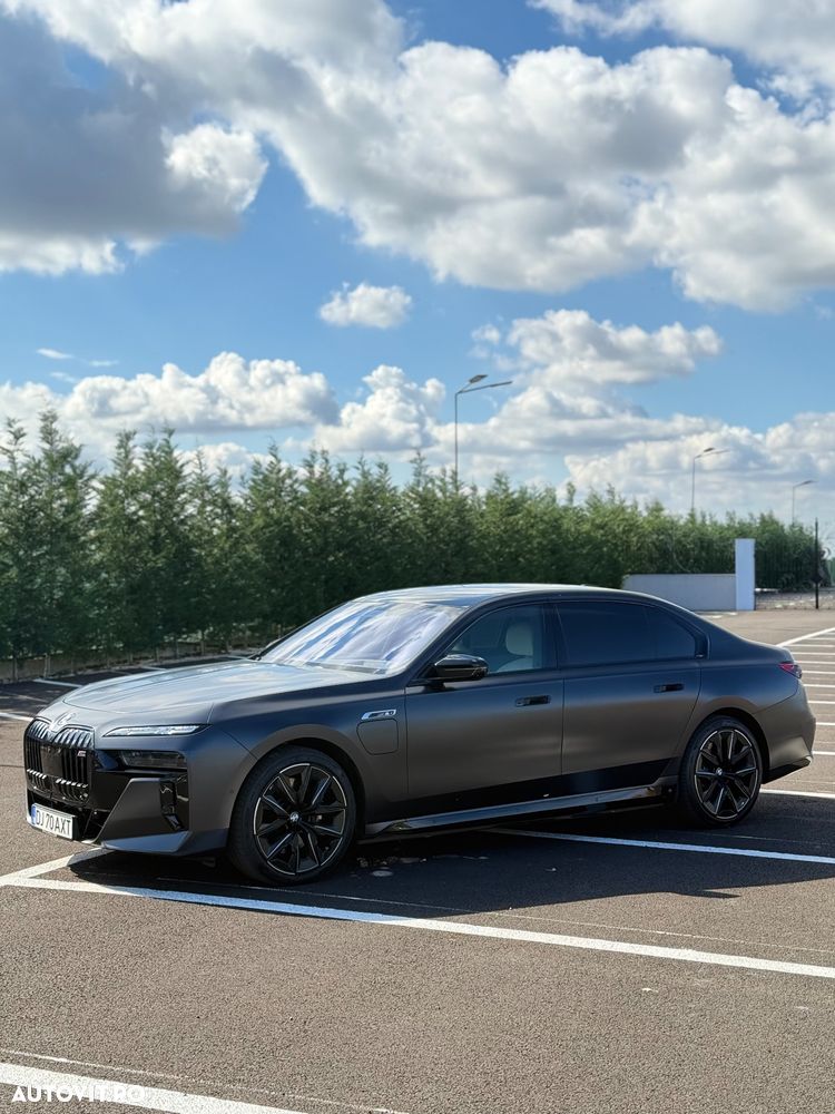 BMW M7 M760e xDrive - 3