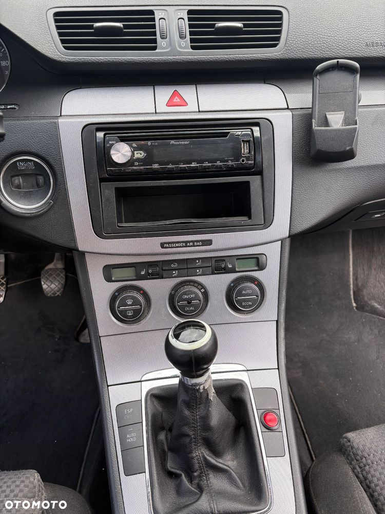 Volkswagen Passat 2.0 TDI Comfortline - 16