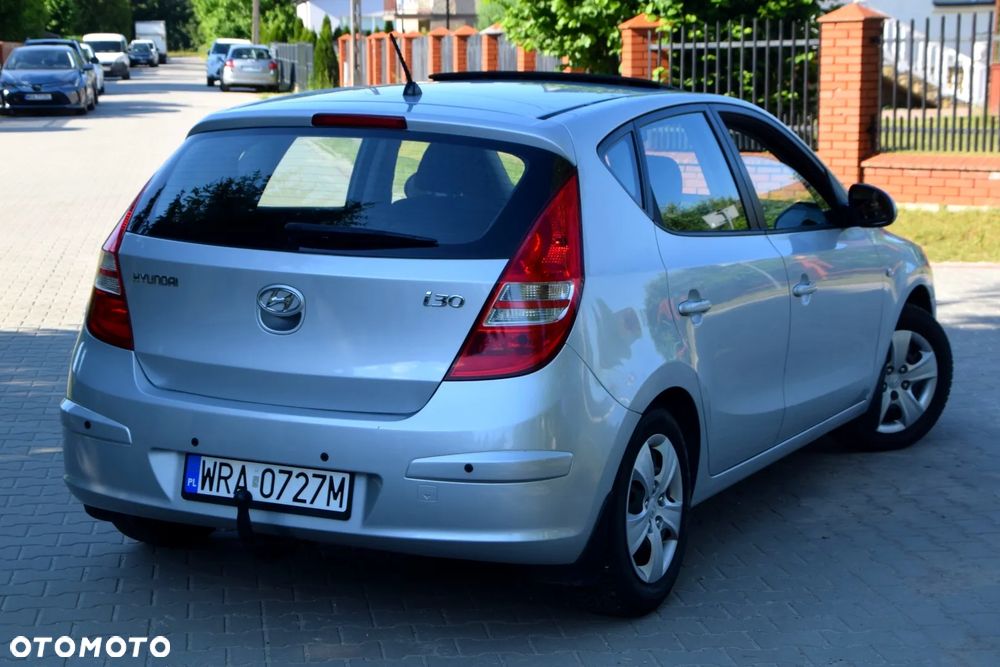 Hyundai i30 1.6 Comfort - 13