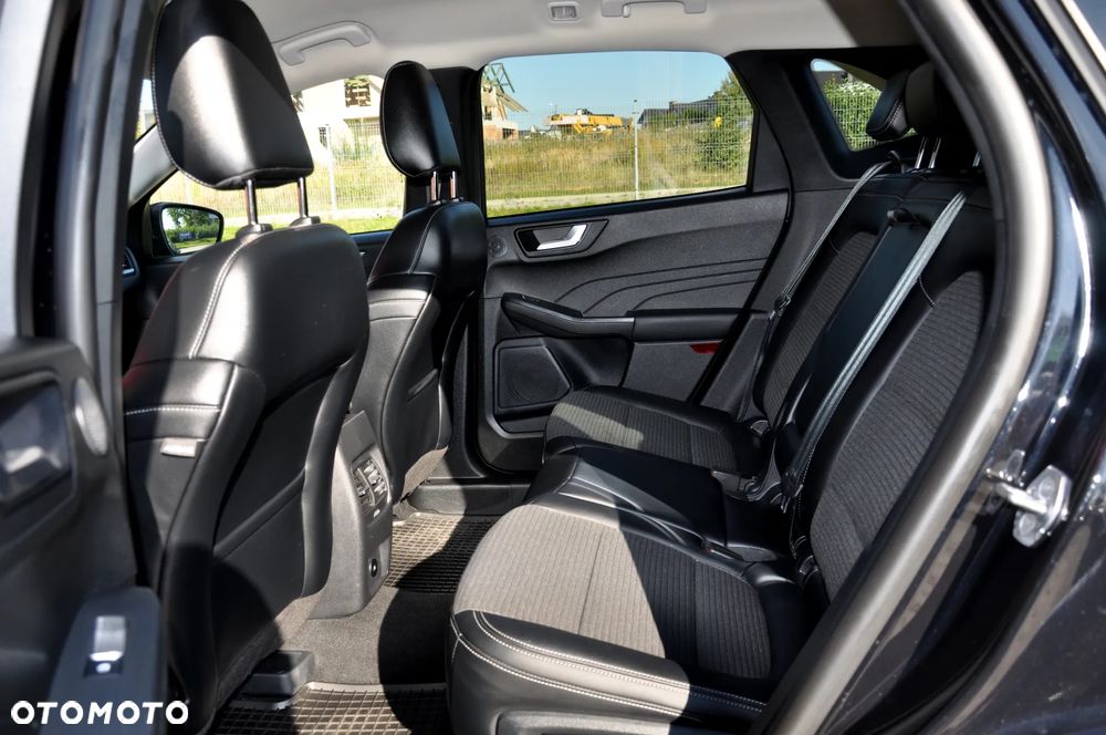 Ford Kuga 2.5 Duratec FHEV 4x4 COOL&CONNECT - 29