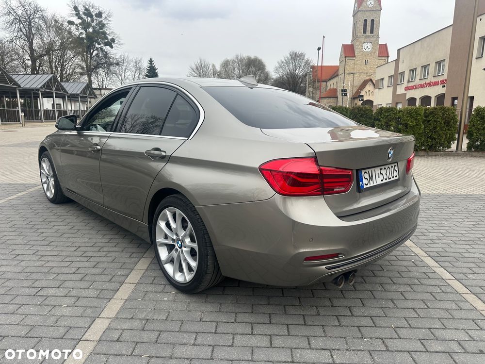 BMW Seria 3 320d Luxury Line - 9