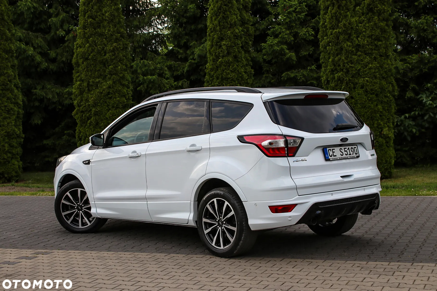 Ford Kuga 1.5 EcoBoost 2x4 ST-Line - 6