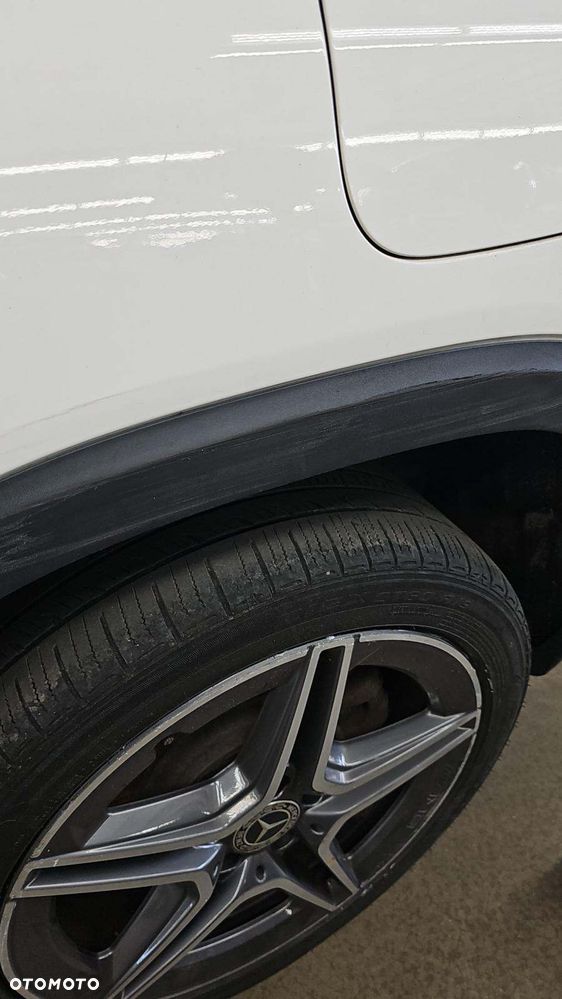 Mercedes-Benz GLB 250 4Matic 8G-DCT AMG Line - 17