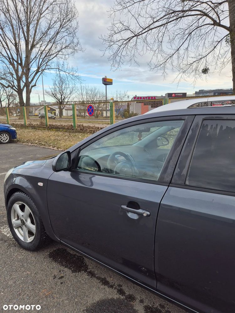 Kia Ceed 1.6 CRDi 90 Vision - 4
