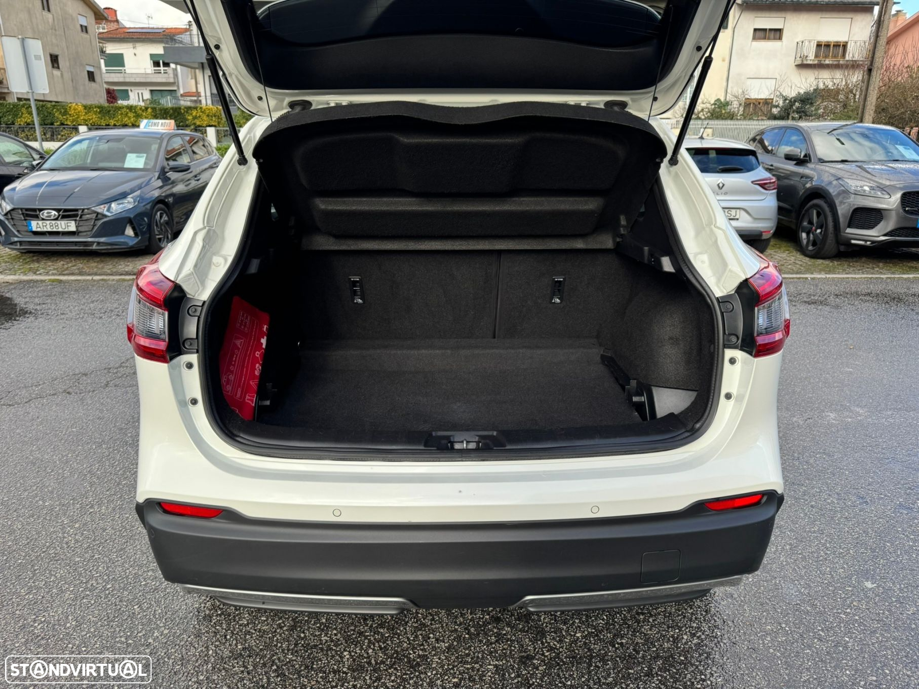 Nissan Qashqai 1.5 dCi N-Connecta J18 - 13