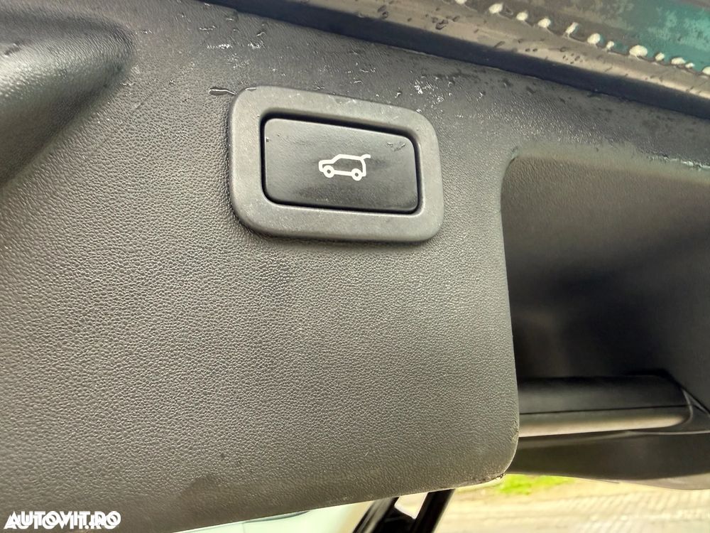 Land Rover Discovery Sport - 16