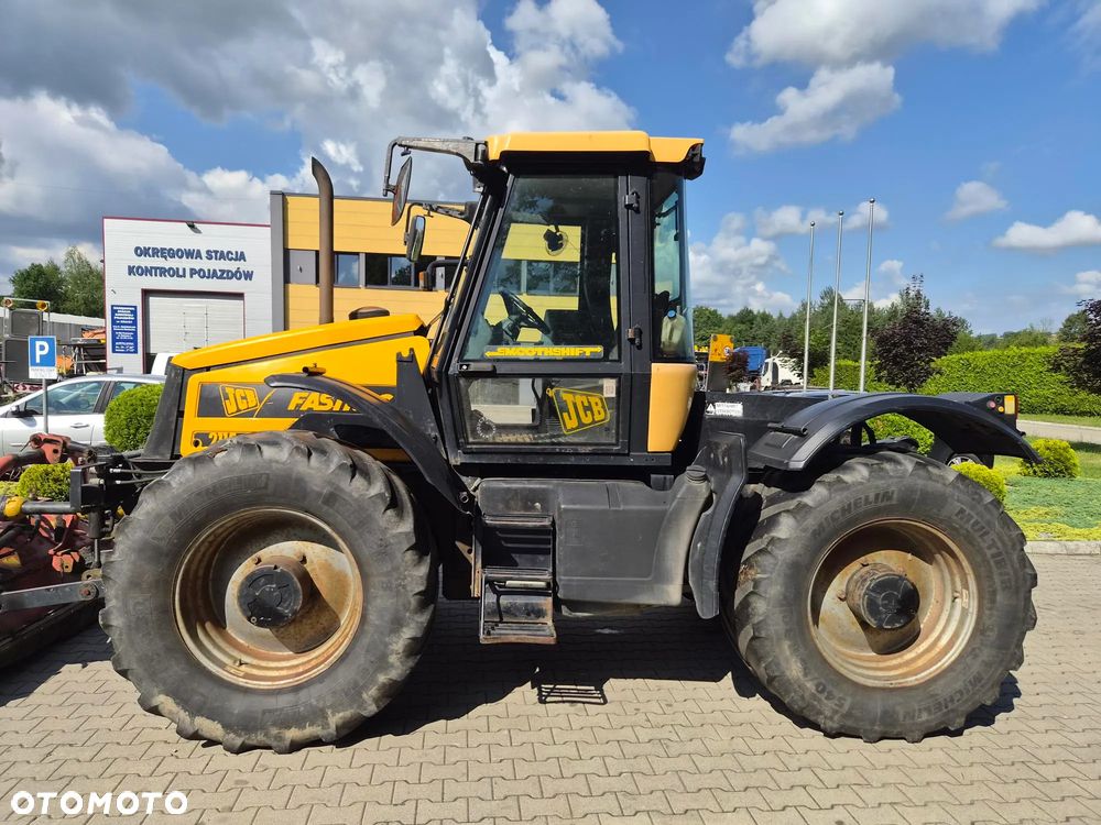 JCB FASTRAC 2115 - 2