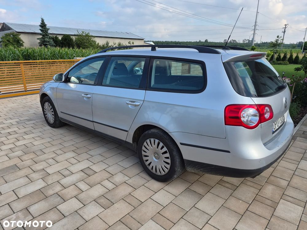 Volkswagen Passat 2.0 TDI Trendline DSG - 5