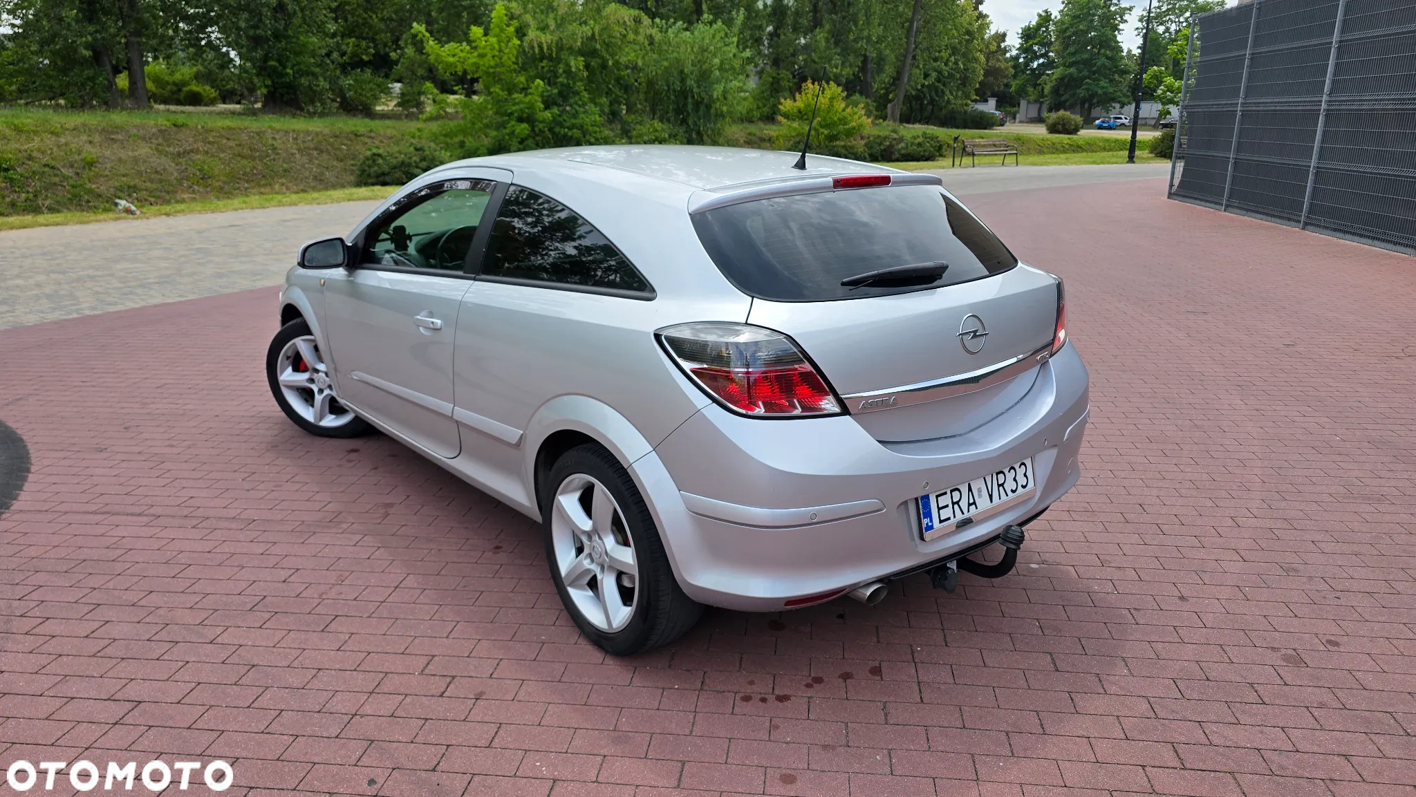 Opel Astra GTC 1.8 Sport - 10