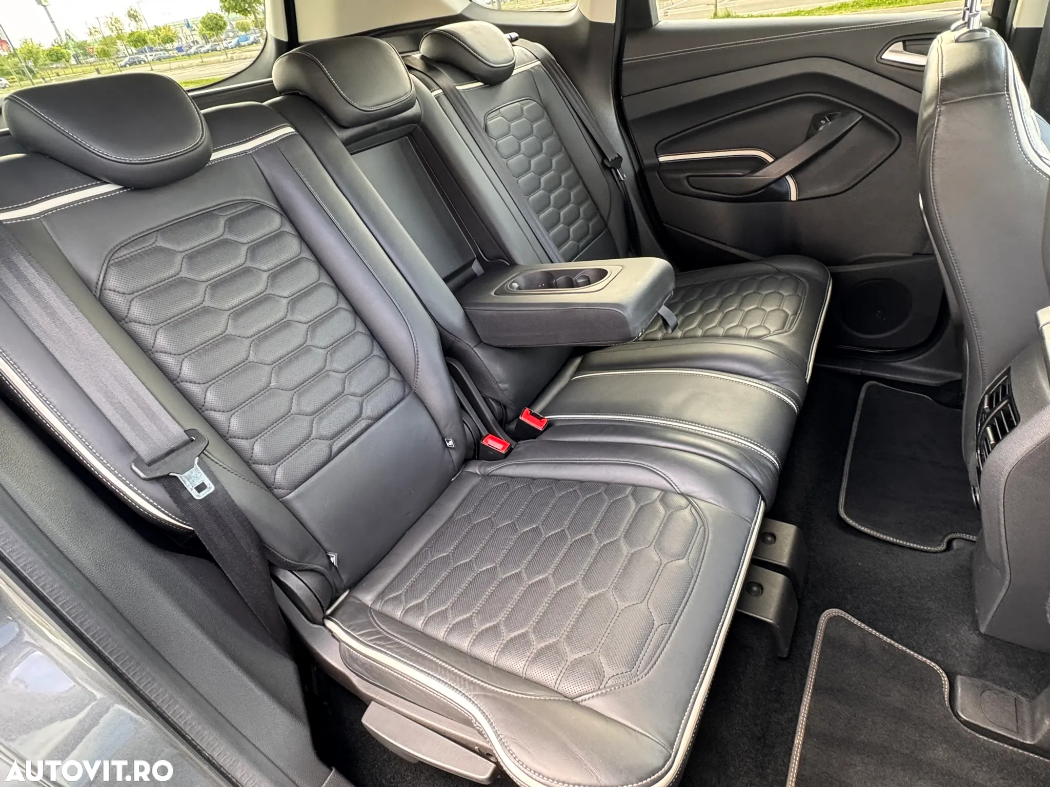Ford Kuga 2.0 TDCi 4x4 Aut. Vignale - 5