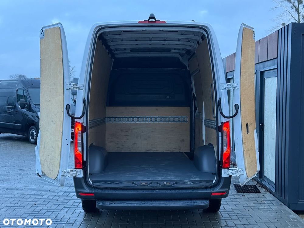 Mercedes-Benz Sprinter 315 CDI / 10.2022 / Średni L2 H2 / W907 Tylny Napęd / ZAREJESTROWANY W PL - 12