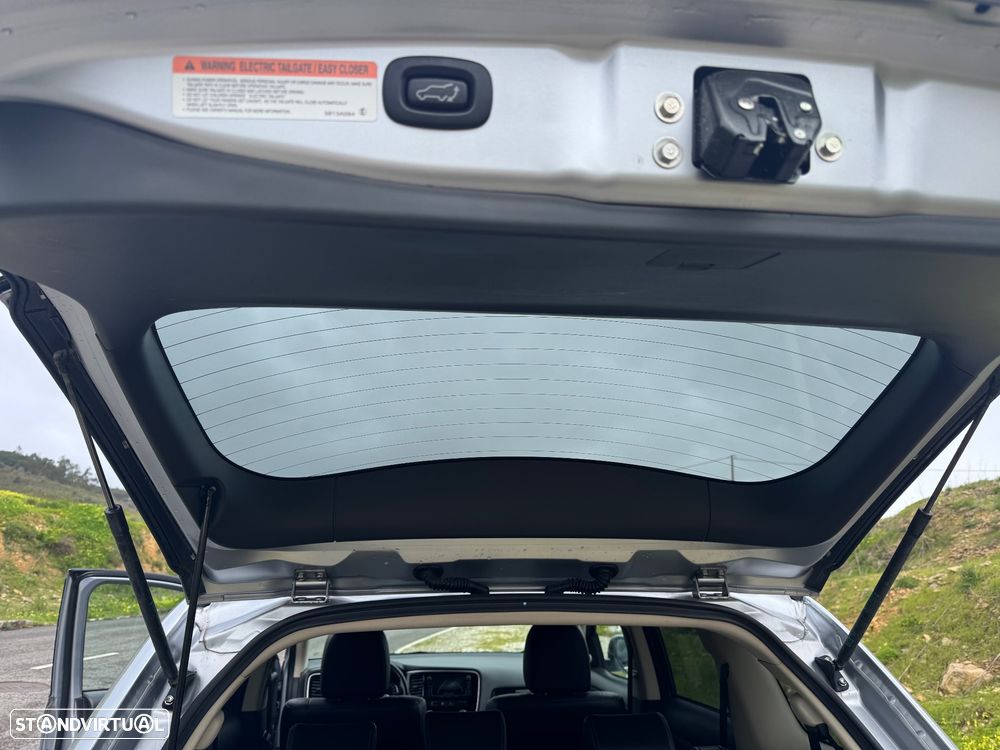 Mitsubishi Outlander 2.2 DI-D Instyle Navi - 22