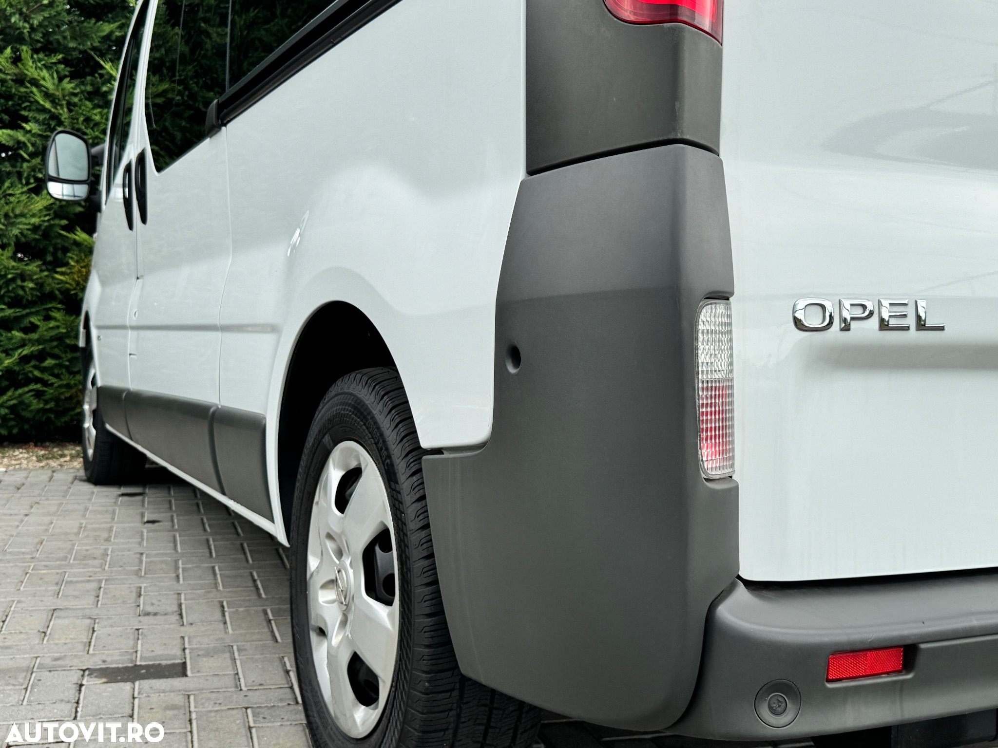 Opel Vivaro - 34