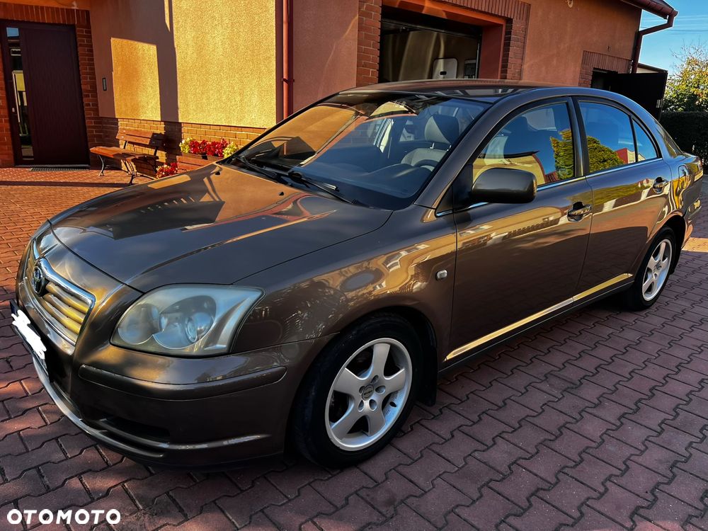Toyota Avensis 2004 photo 2