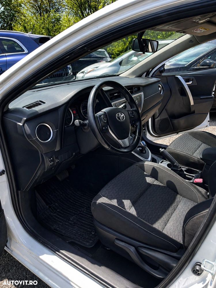 Toyota Auris - 10