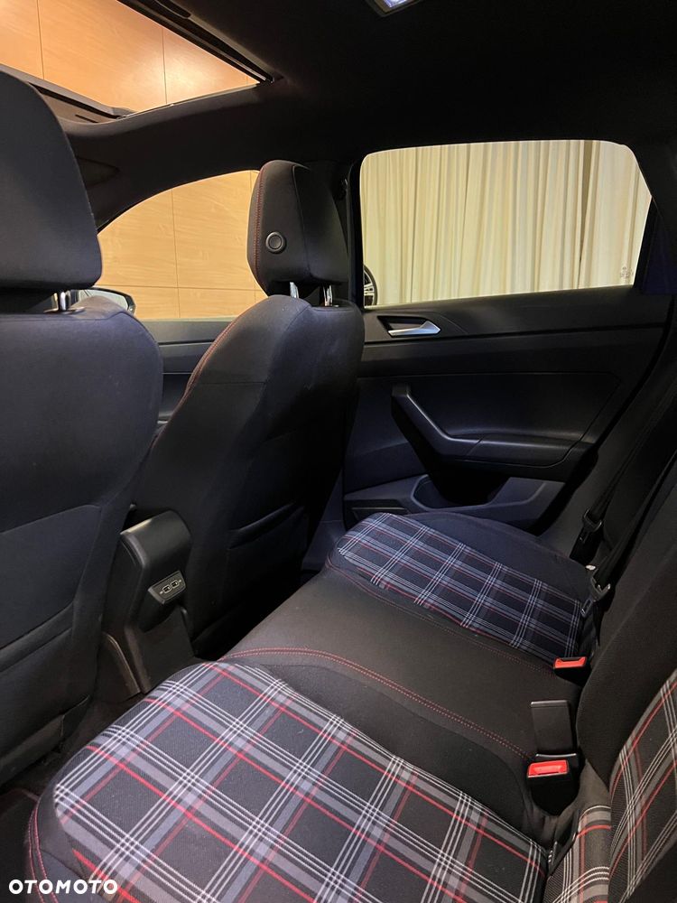 Volkswagen Polo - 15