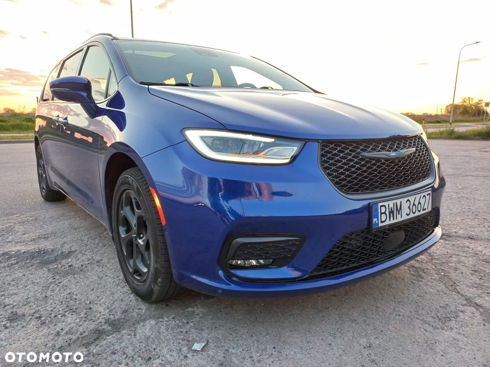 Chrysler Pacifica - 4