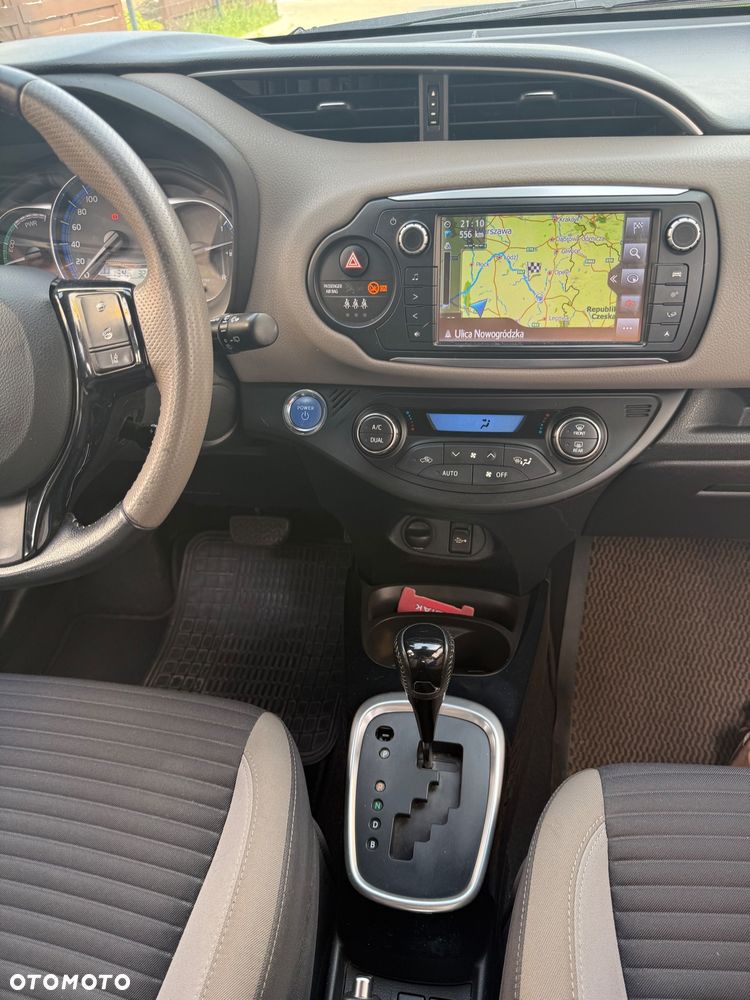 Toyota Yaris 1.5 VVT-i Comfort mit Design Paket - 7