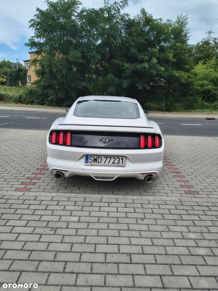Ford Mustang - 7